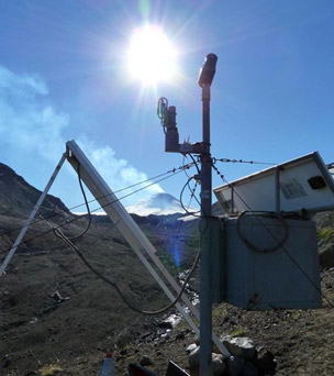 Vulkanismus auf La Palma - Gasfluss-Messgerät des Helmholtz-Zentrums für Ozeanforschung, Kiel, zur Messung der Schwefel-Dioxid-Konzentration in vulkanischen Gasen