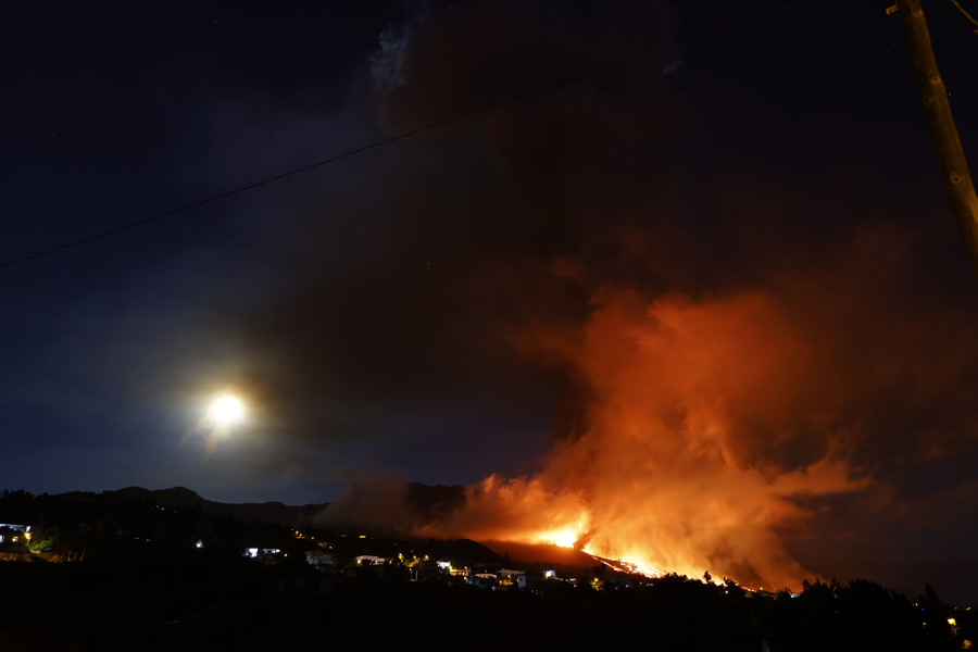 Vulkanausbruch am 19.9.2021 auf La Palma von Albert Dirscherl